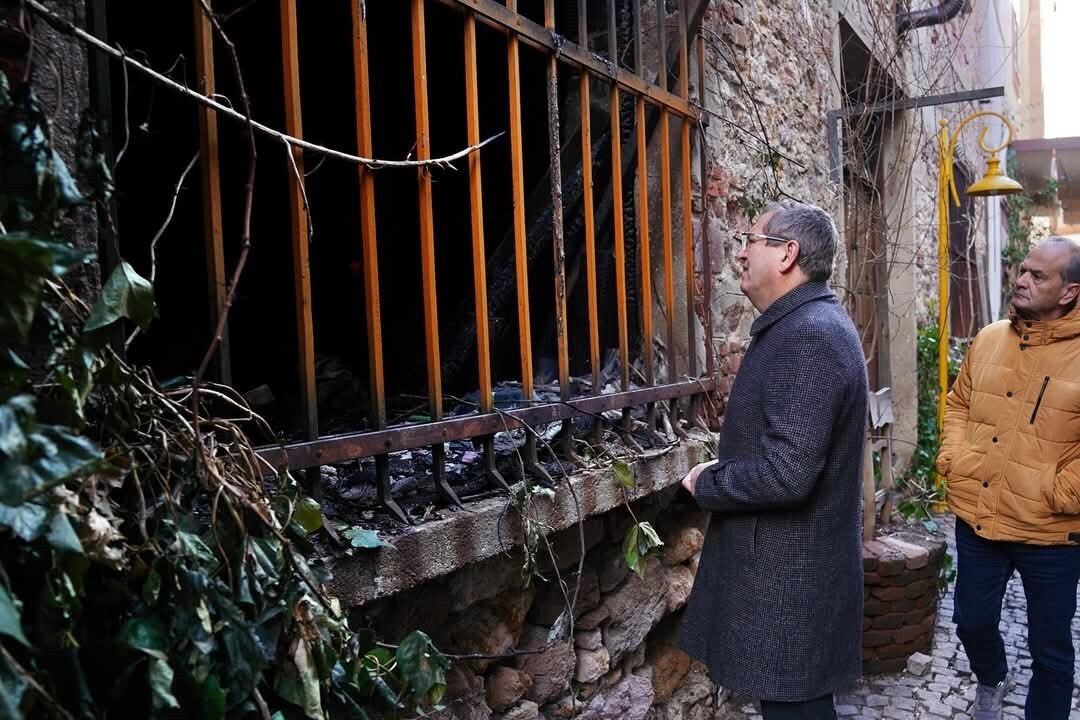 YANGINDA KÜLE DÖNEN SANATIN MERKEZİ FABRİKA AYVALIK’A AB DESTEĞİ GELDİ