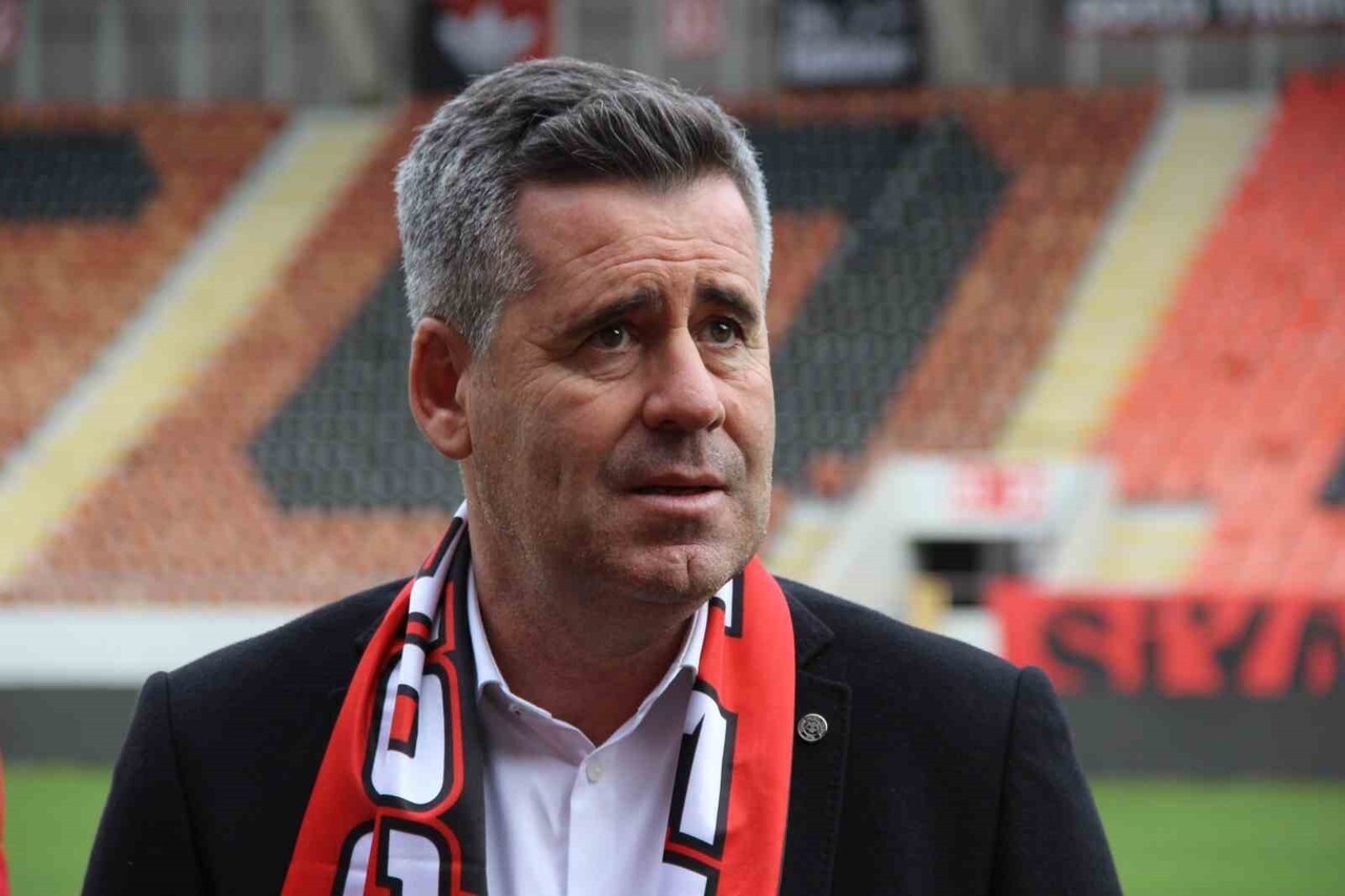 YENİ GÖREVİNE BAŞLAYAN ÇAVUŞ, "ÇORUM FK'Yİ ANADOLU'NUN YILDIZI YAPMAK İSTİYORUZ" DEDİ.