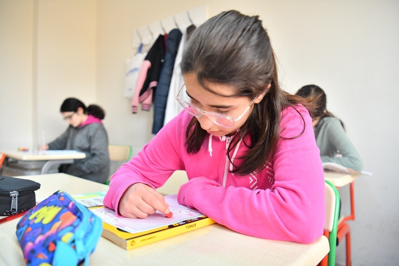 YEŞİLYURT BELEDİYE BAŞKANI PROF. DR. İLHAN GEÇİT’İN TALİMATLARIYLA ÖĞRENCİLERİN EĞİTİM HAYATINA...