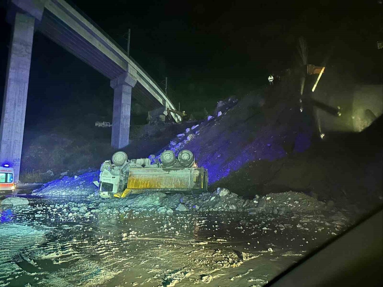 YHT ŞANTİYESİNDE KAZA, 1 AĞIR YARALI