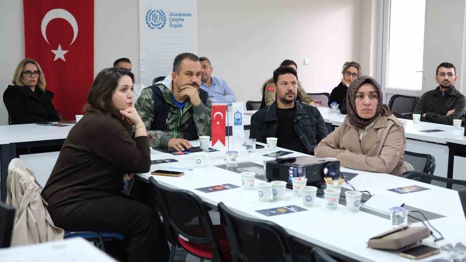 YILDIRIM BELEDİYESİ, KADINA YÖNELİK ŞİDDETLE MÜCADELE İL EYLEM PLANI DOĞRULTUSUNDA PERSONELİNE...