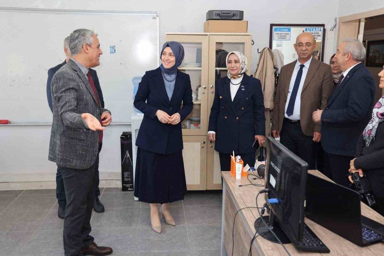 “ZAMANIN VE ZARAFETİN İZİNDE NİĞDE” TEMALI KIYAFET VE SERGİ SUNUMUNUN HAZIRLIKLARI KAPSAMINDA...