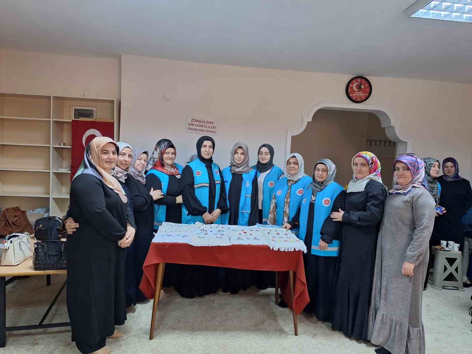 ZONGULDAK İL MÜFTÜLÜĞÜ'NE BAĞLI TÜRKİYE DİYANET VAKFI (TDV) KADIN KOLLARI, YÜRÜTTÜĞÜ "İLMEK İLMEK...
