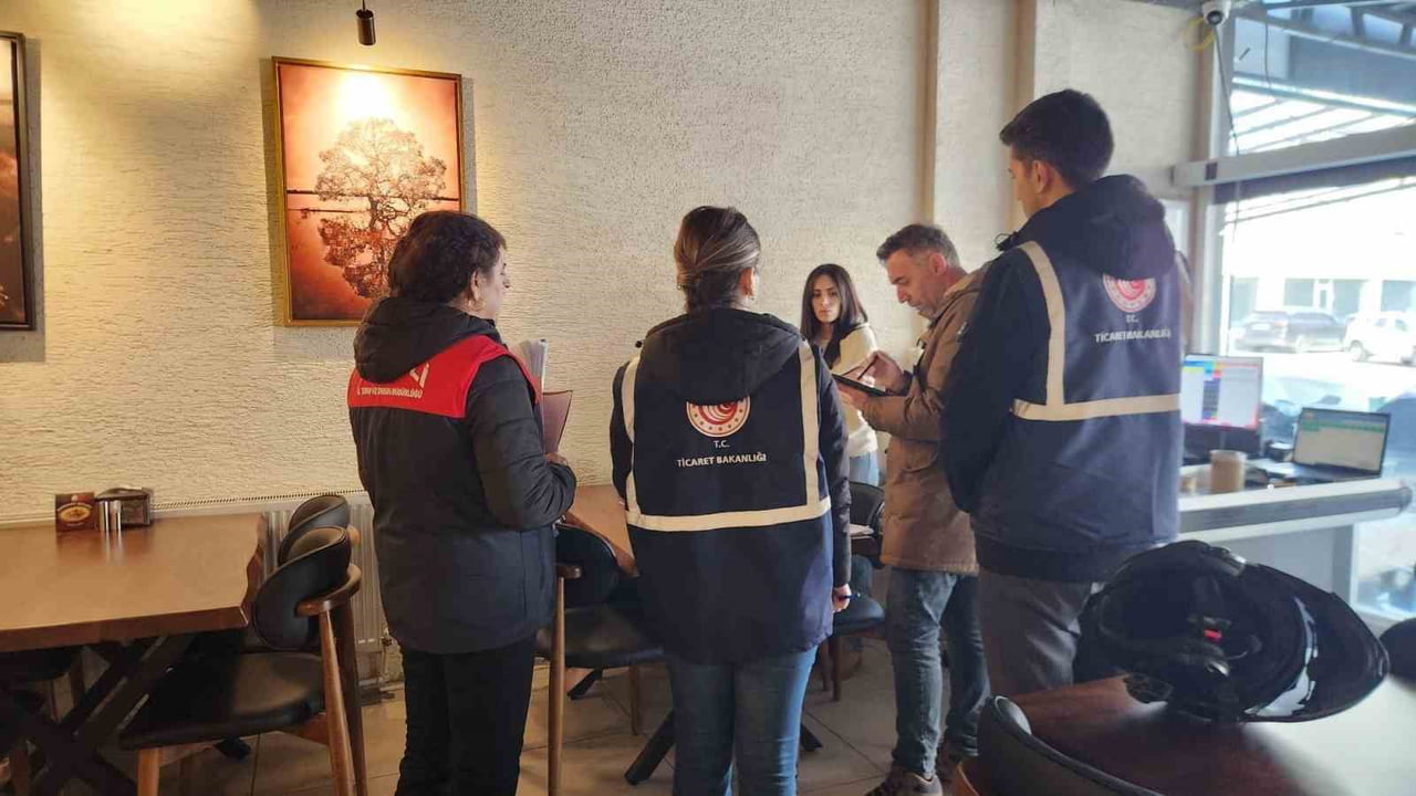 2026 YILI İÇİN ASGARİ ÜCRETİN YÜZDE 27 ARTIŞLA NET 28 BİN 75 LİRAYA YÜKSELMESİNİN ARDINDAN...