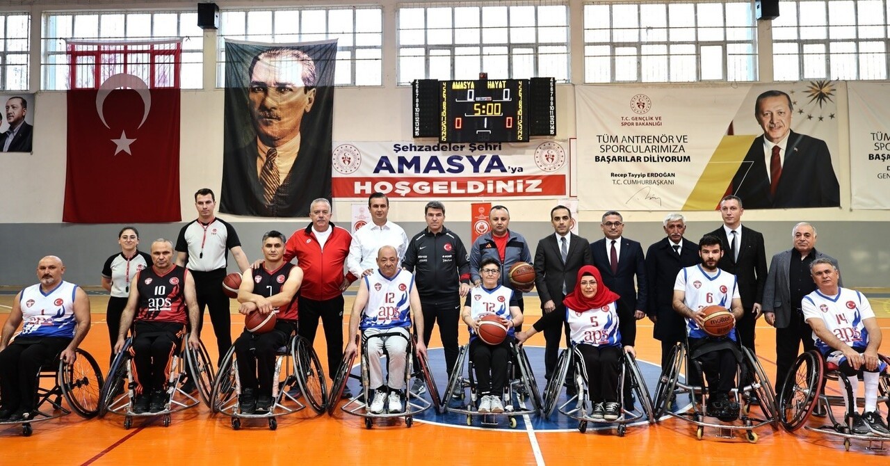 22 HAZİRAN SPOR SALONU’NDA GÜMÜŞHACIKÖY HAYAT ENGELLİLER SPOR KULÜBÜ SPORCULARI İLE VALİ ÖNDER...