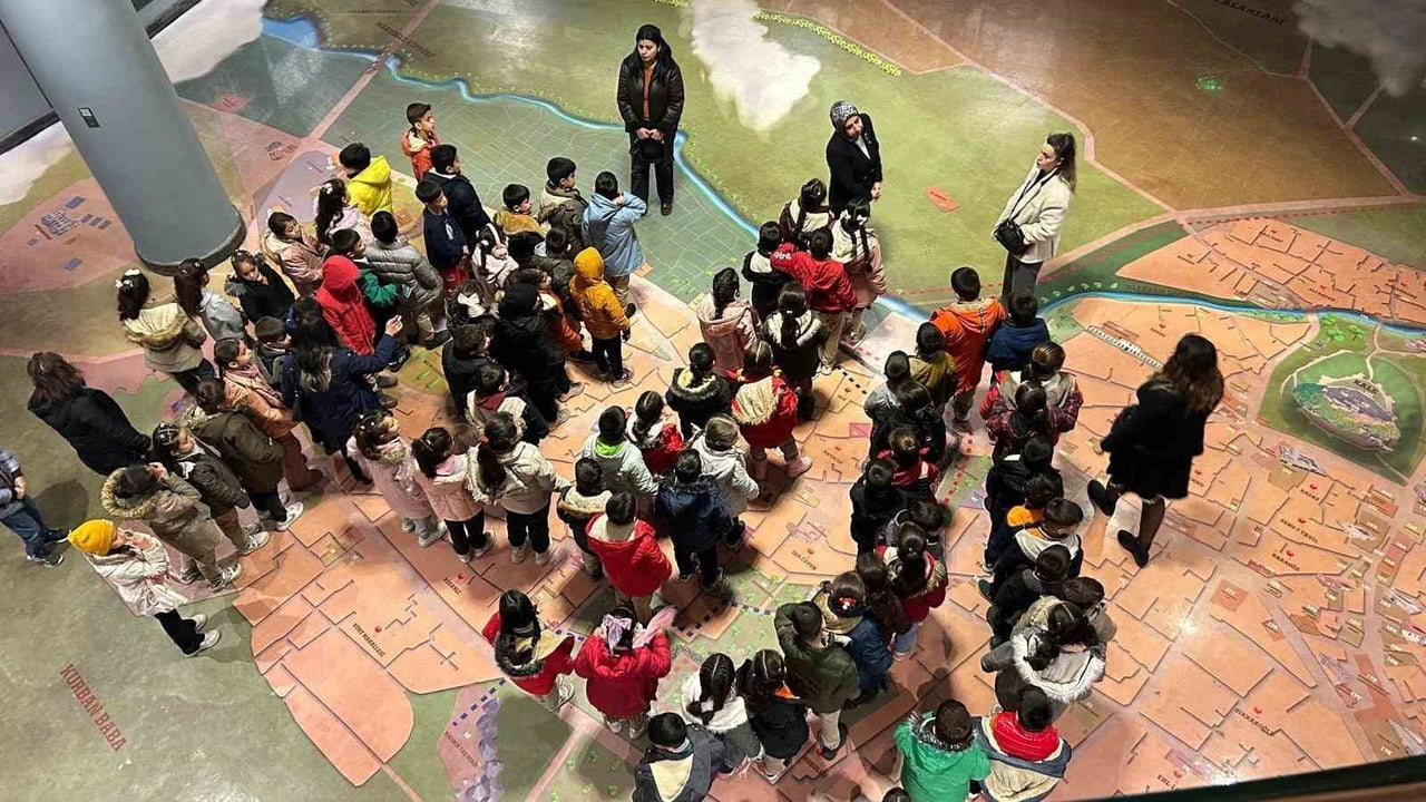 25 ARALIK PANORAMA MÜZESİ’NE ZİYARETÇİ AKINI