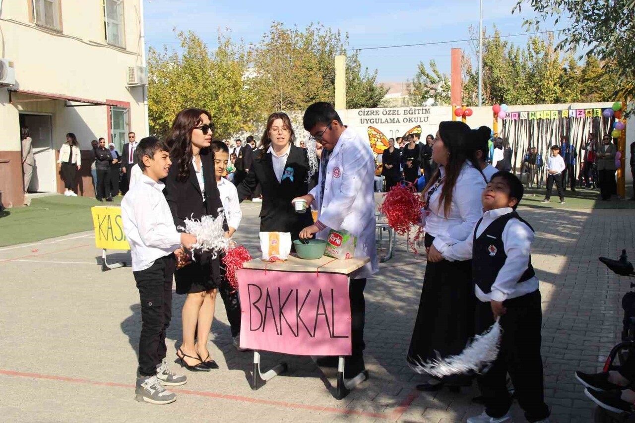 3 ARALIK DÜNYA ENGELLİLER GÜNÜNDE ENGELLİLER HEM EĞLENDİ HEM EĞLENDİRDİ