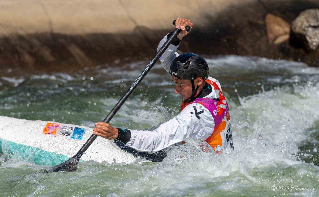 43 BİN NÜFUSLU İLÇEDE HENTBOLDAN HOKEYE, RAFTİNGDEN FUTBOLA UZANAN 12 BRANŞTA 4 BİNE YAKIN...