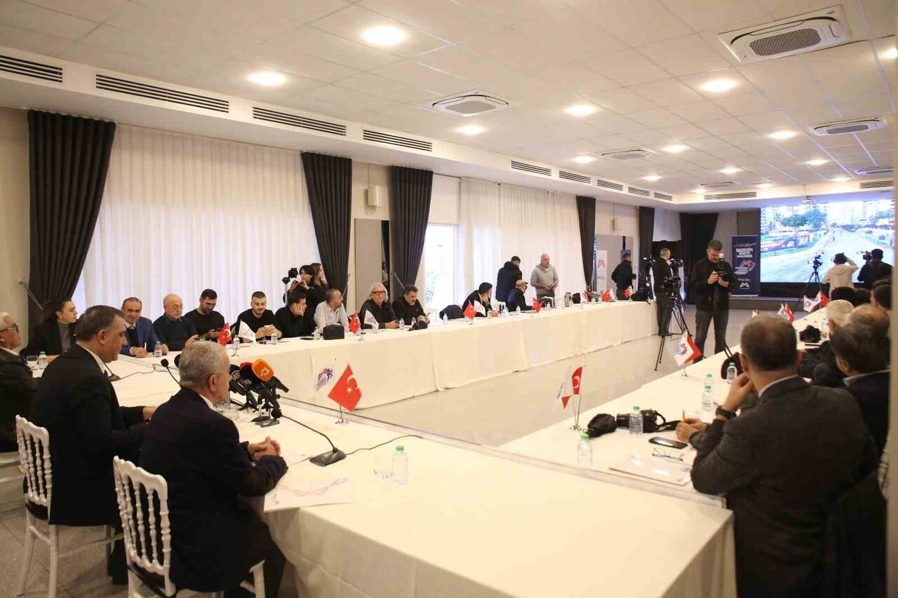 7. ULUSLARARASI MERSİN MARATONU'NUN LANSMANI, BÜYÜKŞEHİR BELEDİYESİ NİKAH VE ETKİNLİK MERKEZİ'NDE...