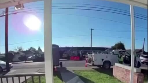 ABD'nin California eyaletinde bir evde yaşanan doğal gaz patlamasında 6 kişi yaralanırken 3 ev de...