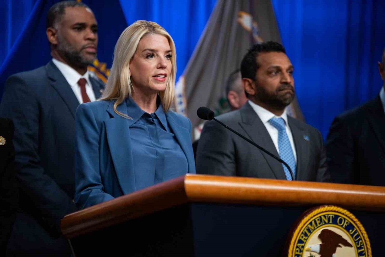 ABD ADALET BAKANI PAM BONDİ, FBI’IN LOS ANGELES VE ORANGE COUNTY'DE ABD GÖÇMENLİK VE GÜMRÜK...