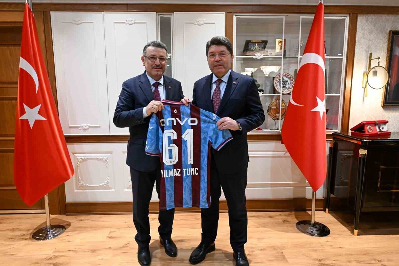 ADALET BAKANI YILMAZ TUNÇ, TRABZON’DA KATILDIĞI AÇILIŞ VE TEMEL ATMA PROGRAMLARININ ARDINDAN...