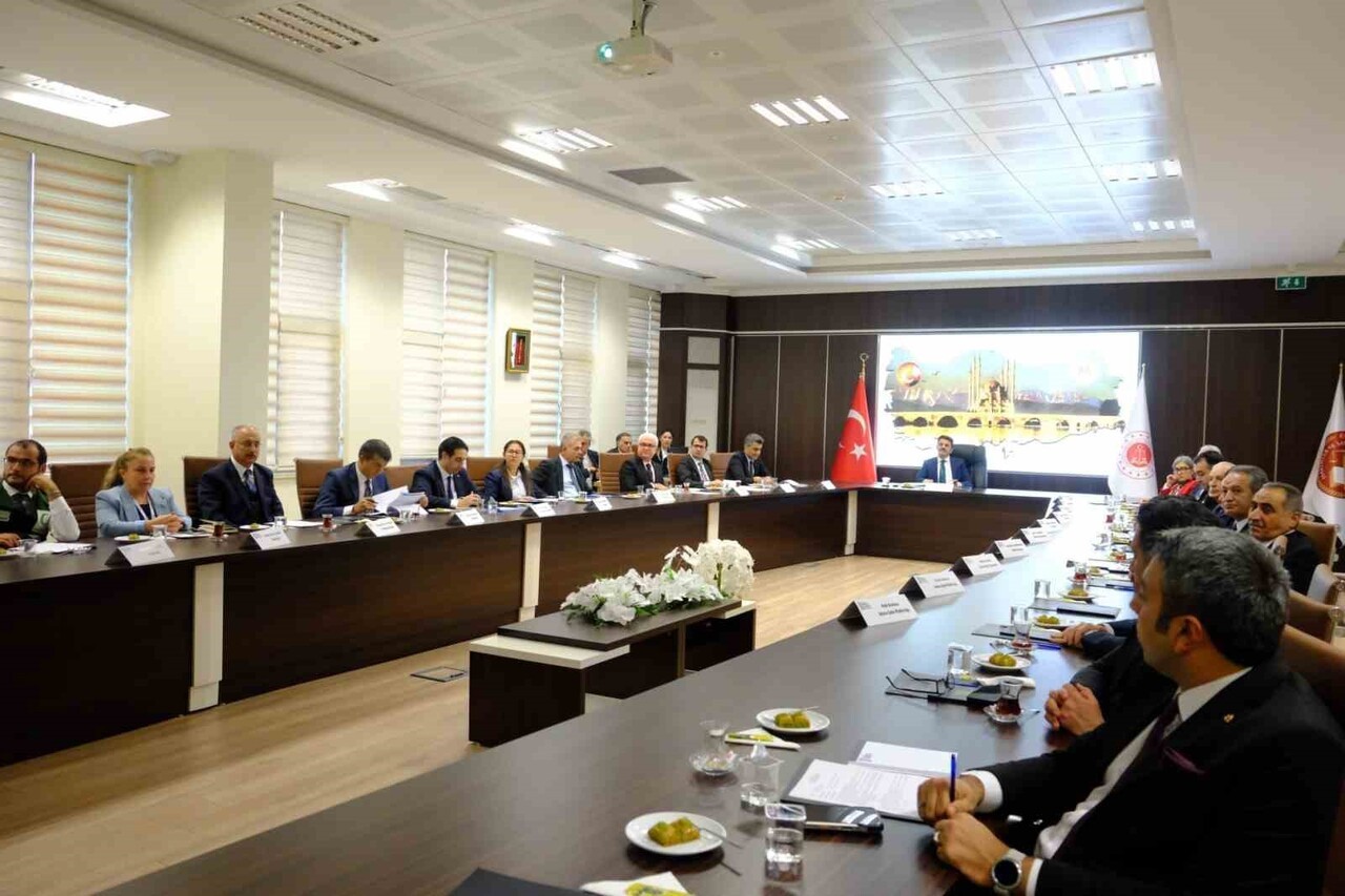 ADANA’DA DENETİMLİ SERBESTLİK KAPSAMINDAKİ YÜKÜMLÜLERİN İSTİHDAMA KAZANDIRILMASINI AMAÇLAYAN...