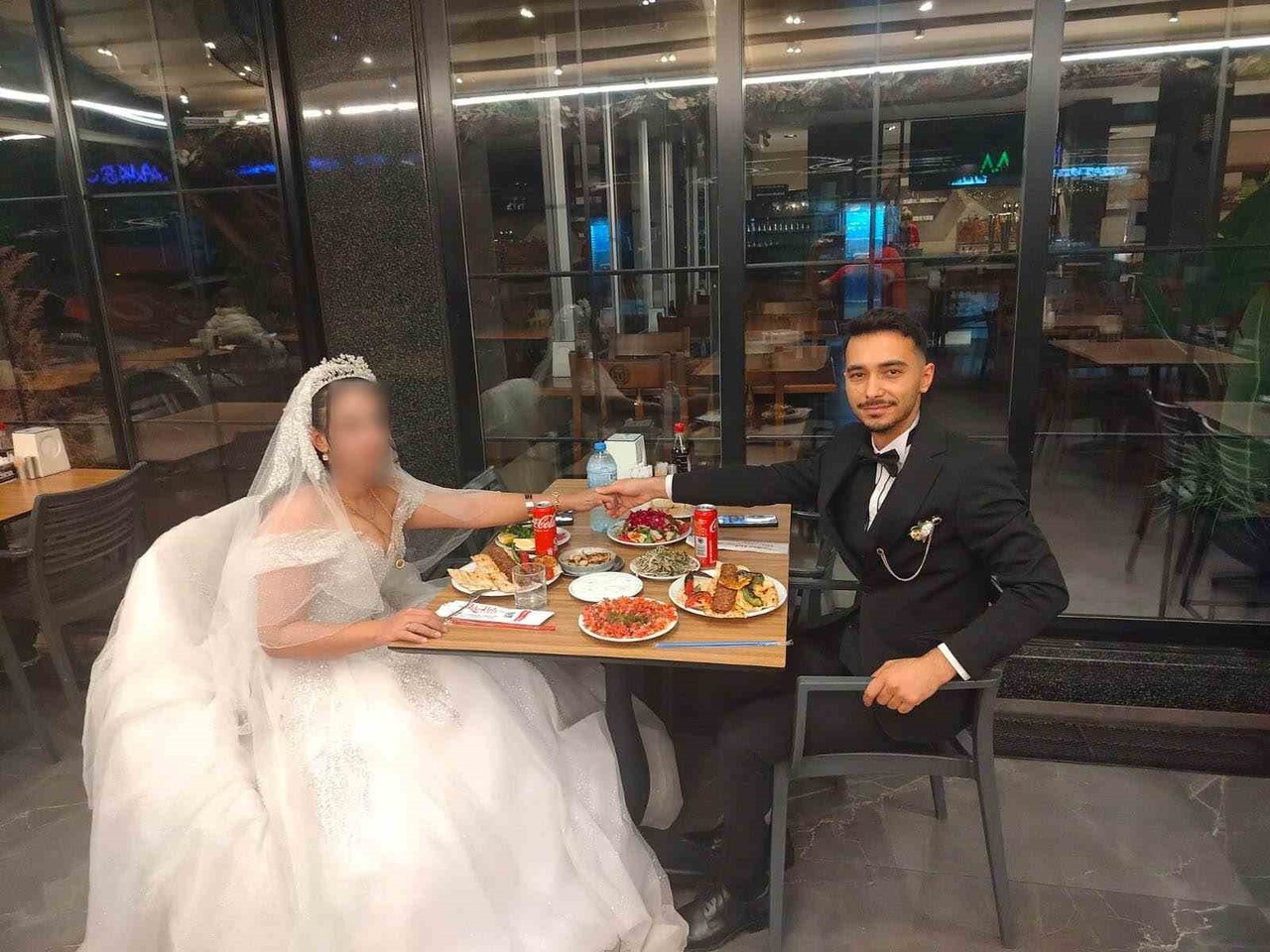 ADANALI GENÇ, MUĞLA’DA TANIŞTIĞI KADINLA ADANA’DA DİNİ NİKAH KIYIP DÜĞÜN YAPARAK EVLENDİ. GELİN...