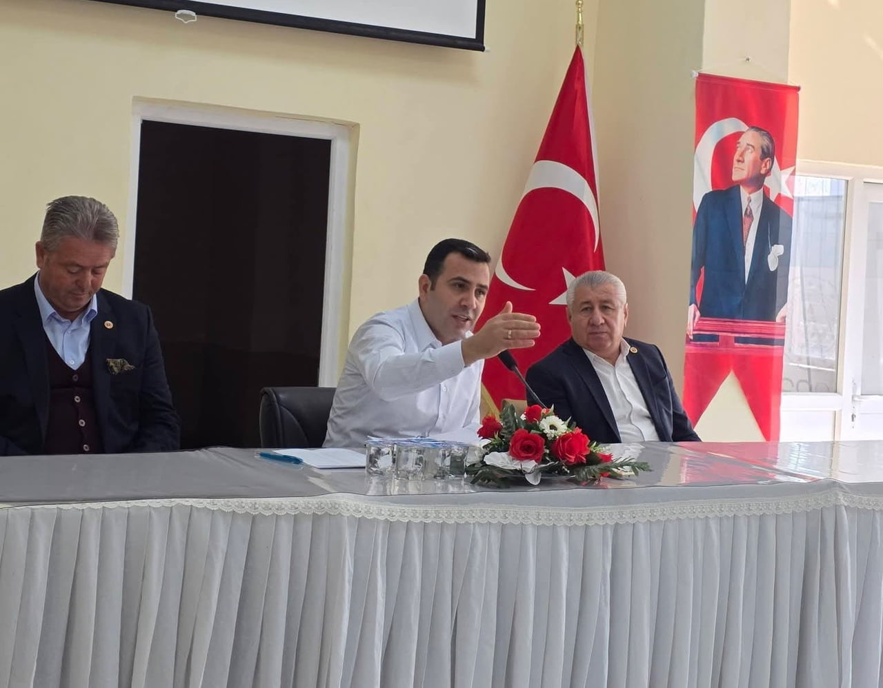 ADIYAMAN'IN GÖLBAŞI İLÇESİNDE İLÇE KAYMAKAMININ BAŞKANLIĞINDA YILSONU DEĞERLENDİRME TOPLANTISI...