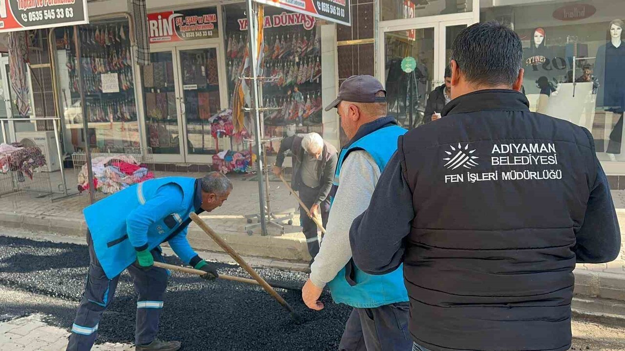 ADIYAMAN BELEDİYESİ 262 SOKAK VE 21 CADDEDE ALTYAPI YENİLEME İLE ASFALT SERİMİ İŞLEMLERİNİ...