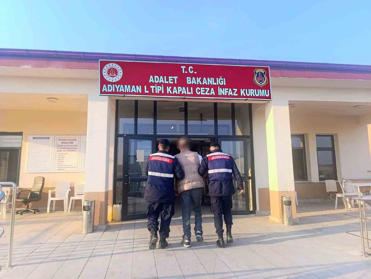 ADIYAMAN İL JANDARMA KOMUTANLIĞI EKİPLERİ, ARANAN ŞAHISLARIN YAKALANMASINA YÖNELİK YÜRÜTTÜĞÜ...