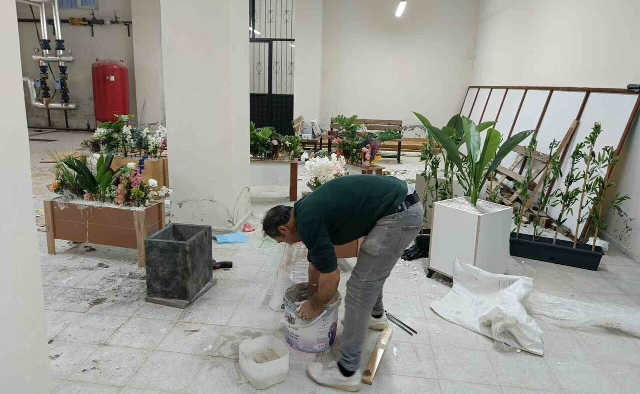 ADIYAMAN’IN SAMSAT SAFVAN BİN MUATTAL ANADOLU İMAM HATİP LİSESİ’NDE GÖREVLİ TEMİZLİK ELEMANI...