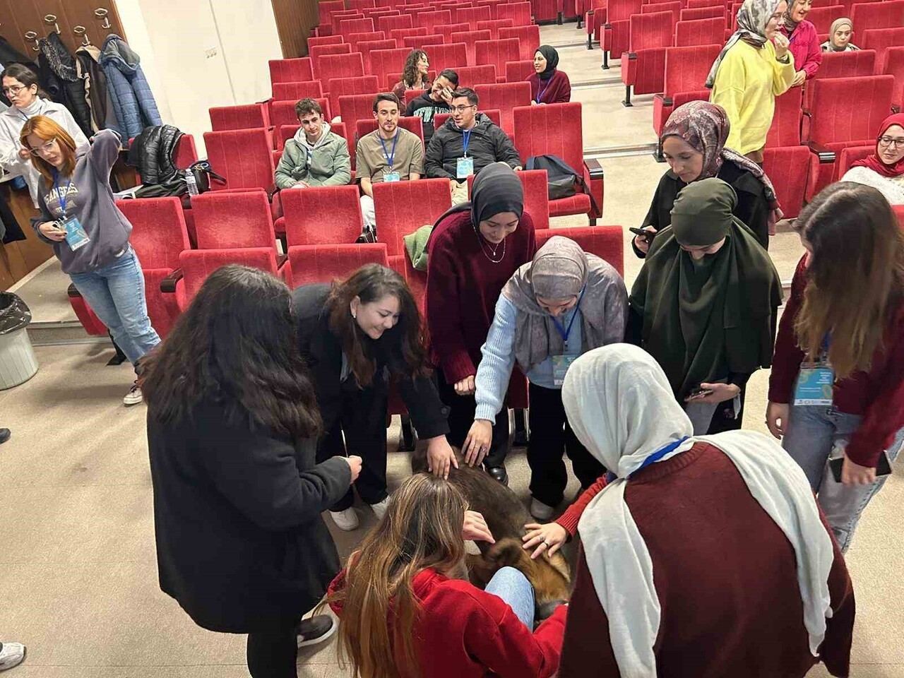 AFYONKARAHİSAR'DA POLİS EKİPLERİ TARAFINDAN ÜNİVERSİTE ÖĞRENCİLERİNE YÖNELİK UYUŞTURUCU İLE...