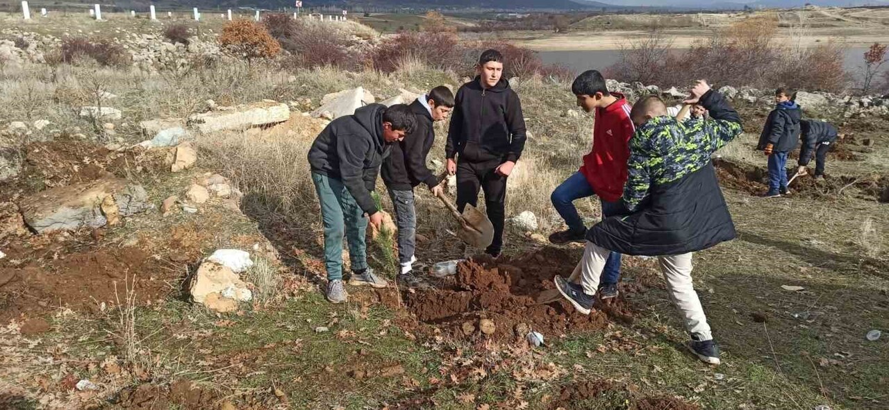 AFYONKARAHİSAR’IN SANDIKLI İLÇESİNE BAĞLI AKHARIM BELDESİNDE, ÇEVRE BİLİNCİNİ GÜÇLENDİRMEK VE...