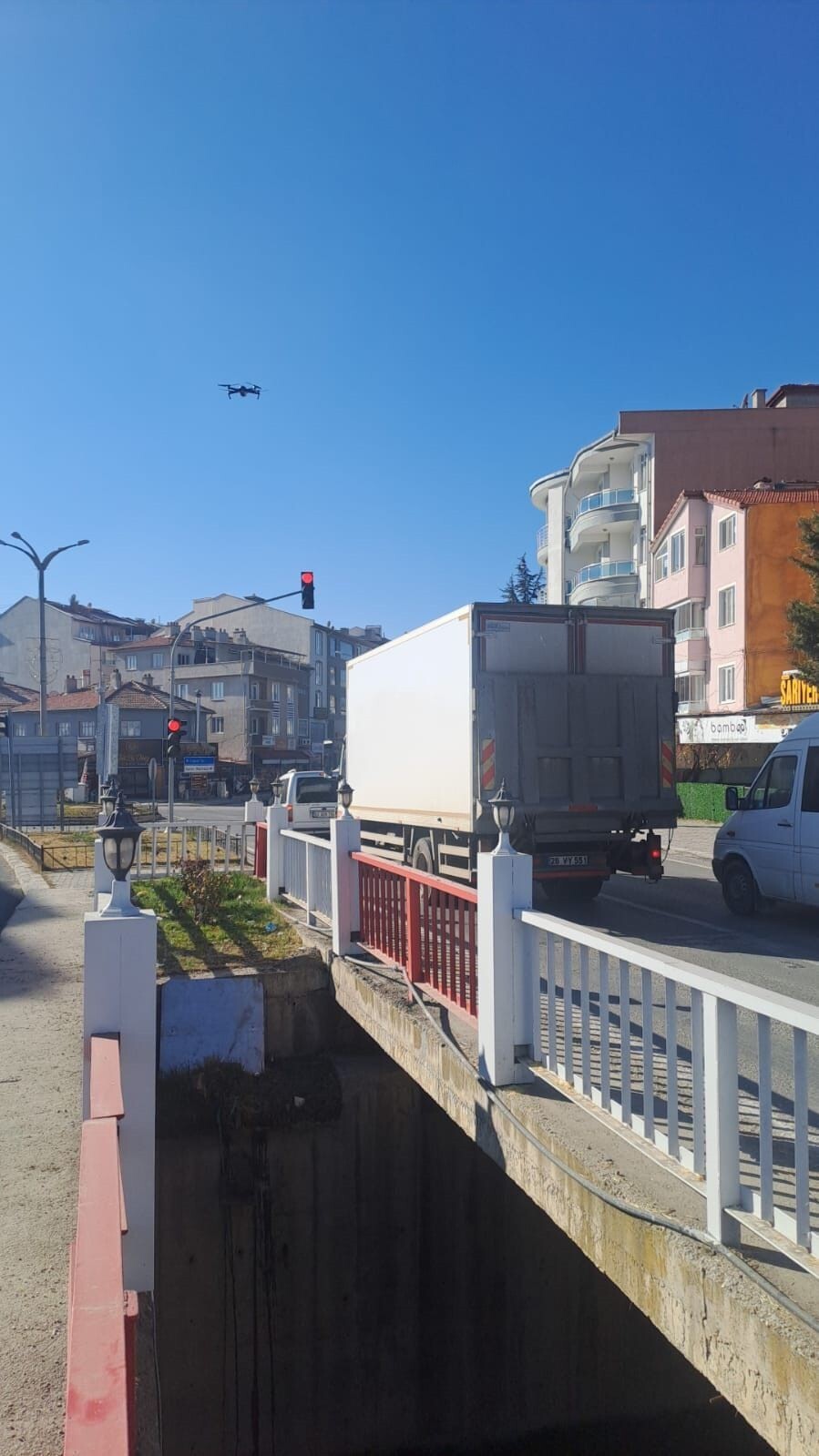 AFYONKARAHİSAR ŞUHUT İLÇE EMNİYET MÜDÜRLÜĞÜ EKİPLERİ TARAFINDAN İLÇE MERKEZİNDE DRON DESTEKLİ...