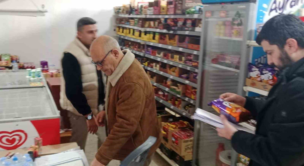 AĞRI İL MİLLİ EĞİTİM MÜDÜRLÜĞÜ TARAFINDAN GÖREVLENDİRİLEN EKİPLER, İL MERKEZİNDEKİ OKULLARDA...