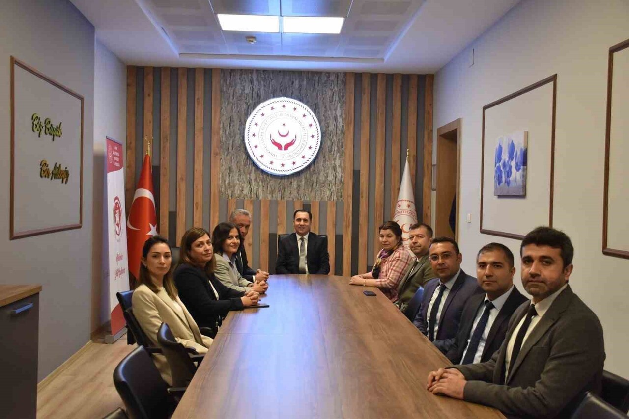 AİLE SOSYAL HİZMETLER İL MÜDÜRLÜĞÜ'NDE DEVİR TESLİM TÖRENİ