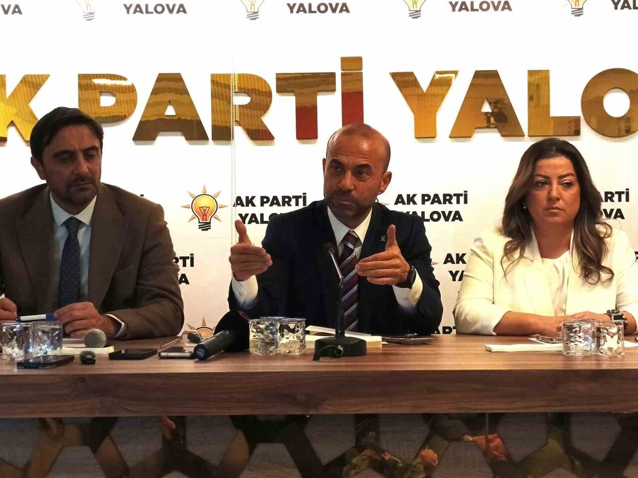 AK PARTİ YALOVA İL BAŞKANI UMUT GÜÇLÜ, SU SIKINTISI YAŞANAN KENTTE, YALOVA BELEDİYESİ'NİN DSİ'NİN...