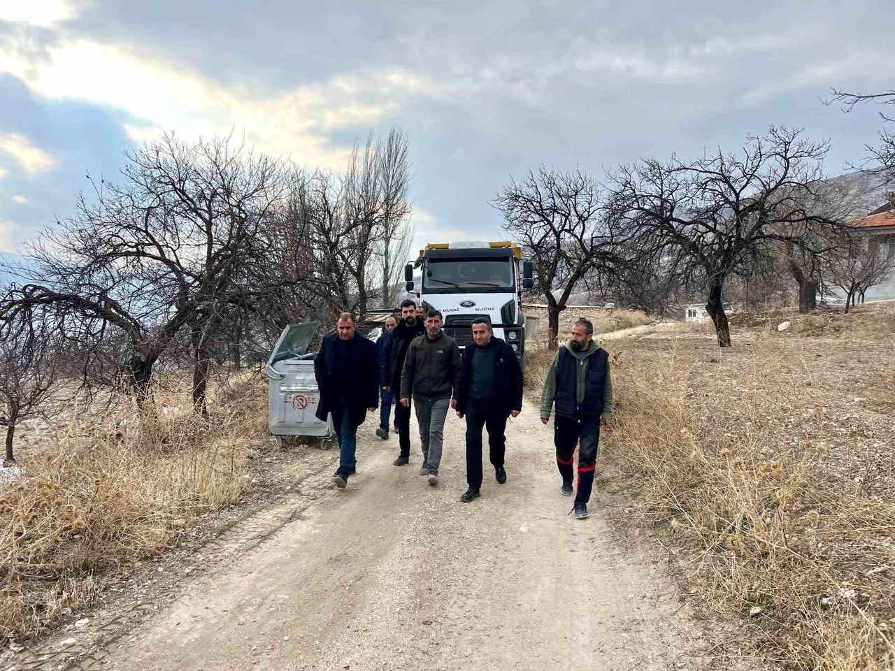 AKÇADAĞ BELEDİYE BAŞKANI ULUTAŞ’TAN KIRSAL MAHALLELERE SAHA ZİYARETİ