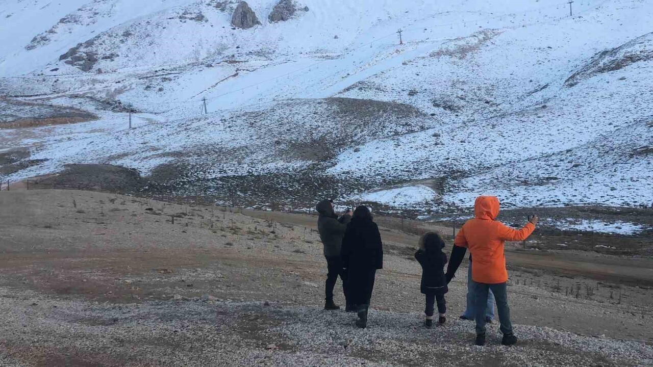 AKDENİZ’İN İNCİSİ OLARAK ANILAN, TOROSLAR’IN EN YÜKSEK ZİRVELERİNDEN BİRİNDE YER ALAN DAVRAZ KAYAK...