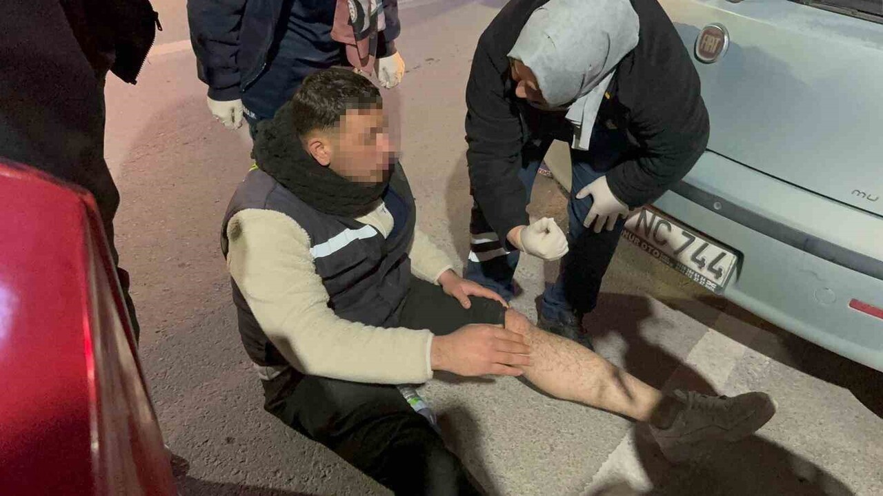 AKSARAY’DA MOTOSİKLETİN OTOMOBİLE ARKADAN ÇARPMASI SONUCU MEYDANA GELEN TRAFİK KAZASINDA...