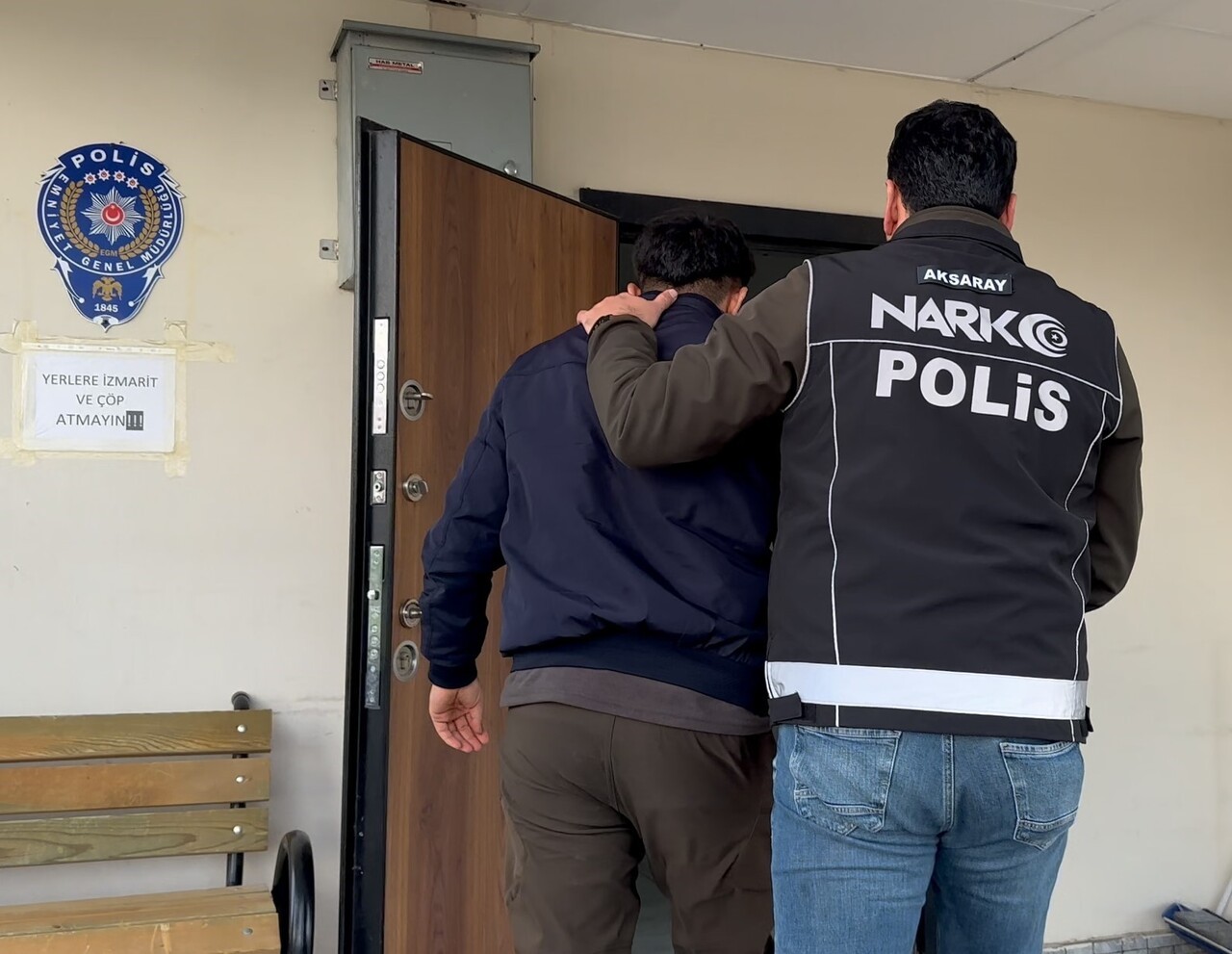 AKSARAY’DA POLİSİN ŞÜPHE ÜZERİNE DURDURDUĞU TİCARİ TAKSİDE TELEFON DOLANDIRICI OLDUĞU TESPİT...