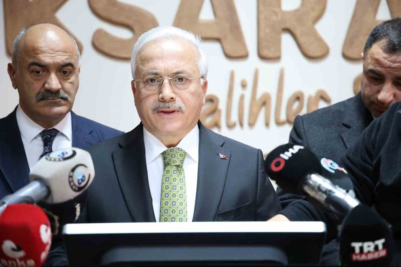 AKSARAY VALİSİ MEHMET ALİ KUMBUZOĞLU, AKSARAY’DA GENİŞ ÇAPLI YENİ YIL TEDBİRLERİ ALINDIĞINI...