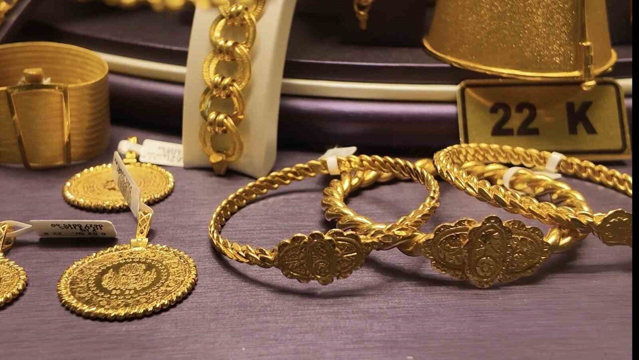 ALTIN FİYATLARINDAKİ YÜKSELİŞİN TÜKETİCİ ÜZERİNDEKİ ETKİSİNİ HAFİFLETMEK AMACIYLA KUYUMCUKENT’TE...