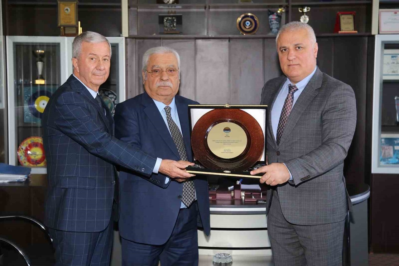 ALTSO BAŞKANI ERAY ERDEM, 2024 VERGİ REKORTMENLERİ LİSTESİNE ALANYA’DAN GİREN İŞ İNSANLARINA...