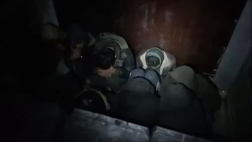 Amasya’da çinko yüklü tırdan 37 kaçak göçmen çıktı