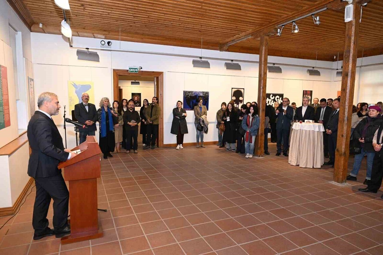 ANADOLU ÜNİVERSİTESİ ÇAĞDAŞ SANATLAR MÜZESİ'NDE GERÇEKLEŞTİRİLEN SERGİNİN AÇILIŞINA ANADOLU...