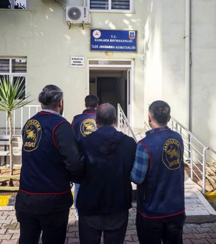 ANTALYA'DA SON 3 GÜNDE HAKLARINDA ÇEŞİTLİ SUÇLARDAN ARAMA KARARI BULUNAN 203 KİŞİ YAKALANARAK ADLİ...