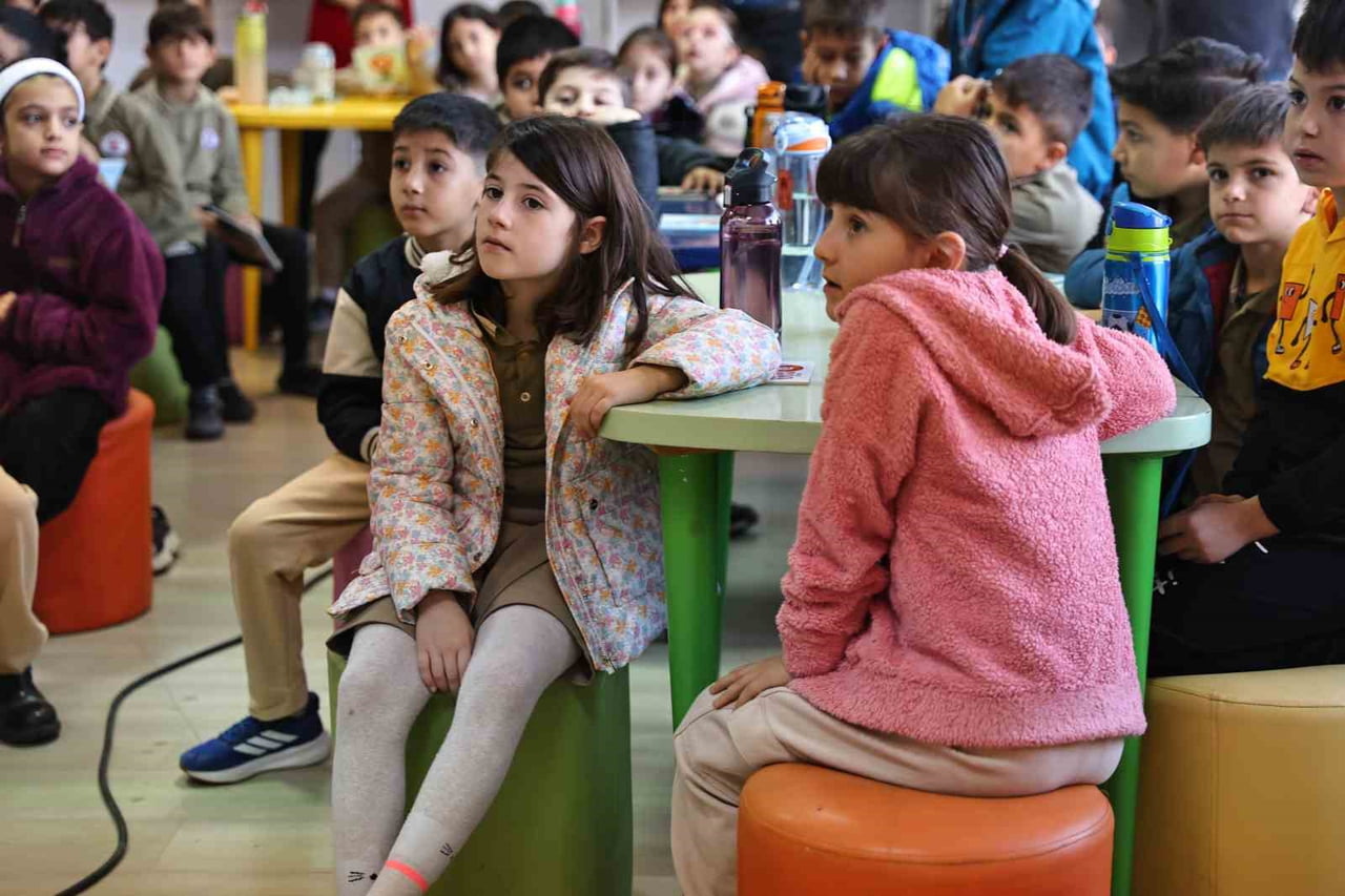 ANTALYA BÜYÜKŞEHİR BELEDİYESİ’NE BAĞLI DOĞAN HIZLAN KÜTÜPHANESİ’NDE DÜZENLENEN ETKİNLİKTE...