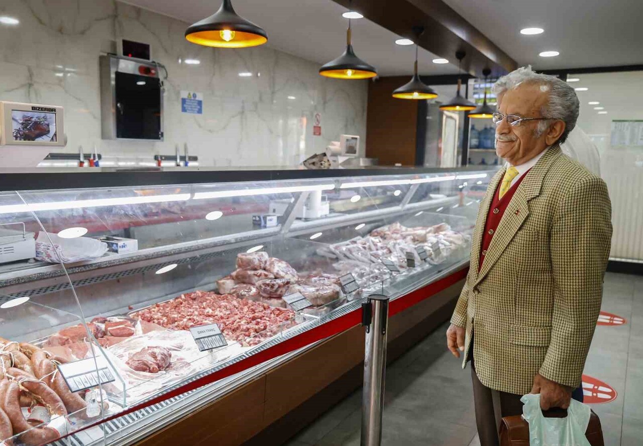 ANTALYA BÜYÜKŞEHİR BELEDİYESİ’NİN, ANTALYALILARI UYGUN FİYATLI, SAĞLIKLI VE KALİTELİ ETLE...