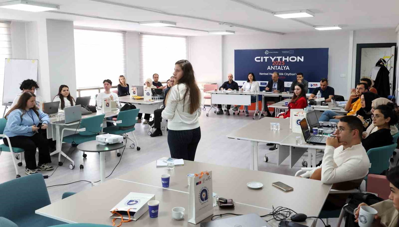 ANTALYA BÜYÜKŞEHİR BELEDİYESİ, "KENTSEL HAREKETLİLİK CİTYHONU ANTALYA 2025" ETKİNLİĞİNE EV...