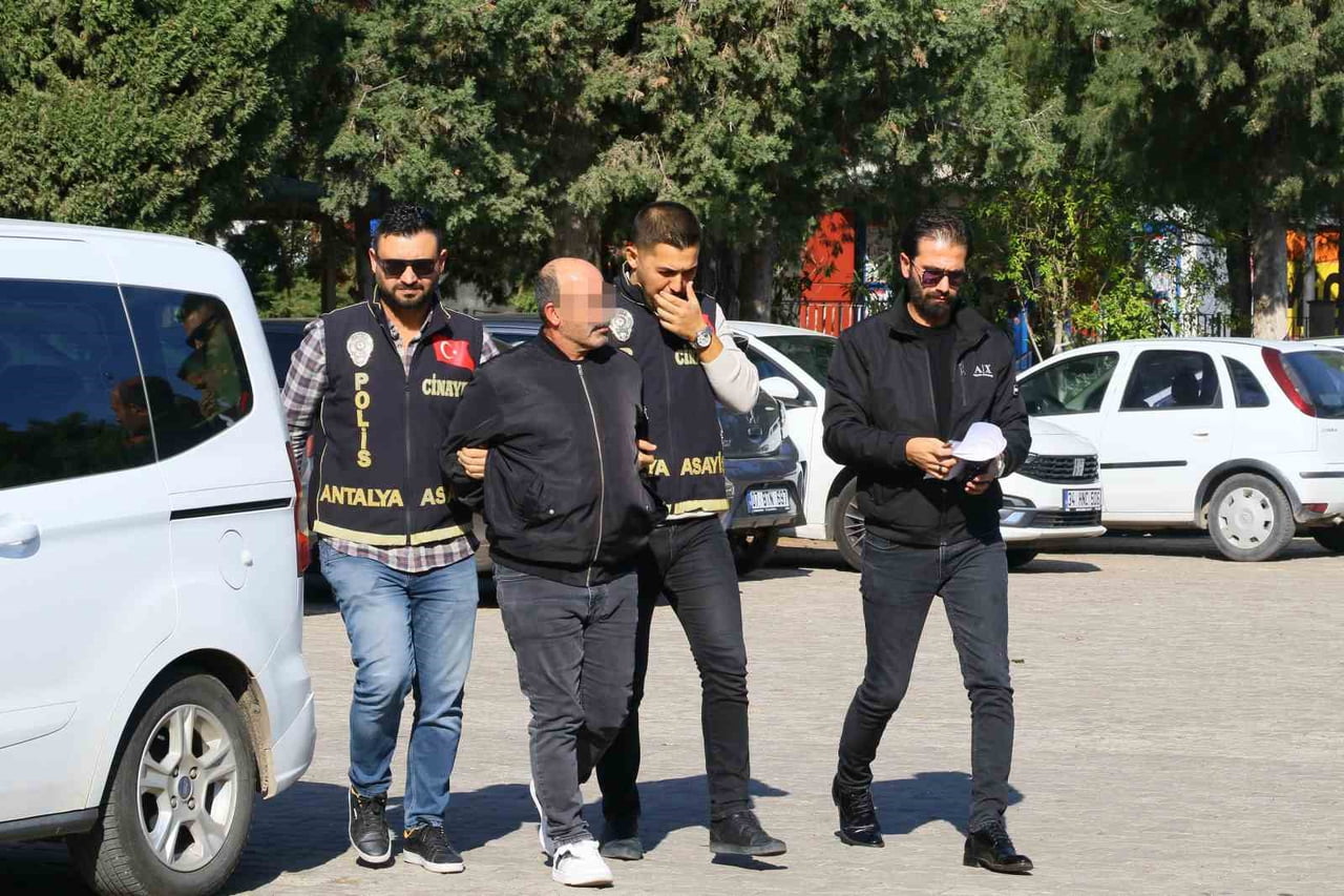 ANTALYA’DA KISKANÇLIK NEDENİYLE TARTIŞTIĞI 6 ÇOCUK ANNESİ EŞİ HALE AKBAŞ POYRAZ’I TABANCAYLA...