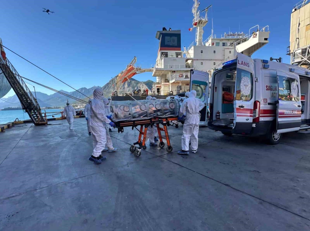 ANTALYA’DA ULUSLARARASI GİRİŞ NOKTALARINDA HALK SAĞLIĞI ACİL DURUMLARINA KARŞI HAZIRLIK SEVİYESİNİ...