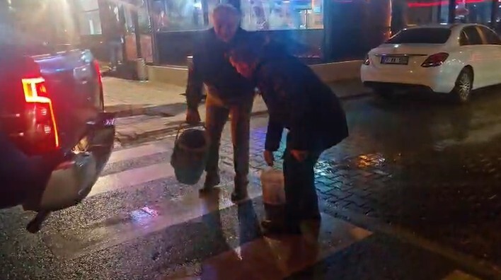 ANTALYA’NIN ALANYA İLÇESİ MAHMUTLAR MAHALLESİNDE BELEDİYENİN YOL ÇALIŞMASI SONRASI OLUŞAN...