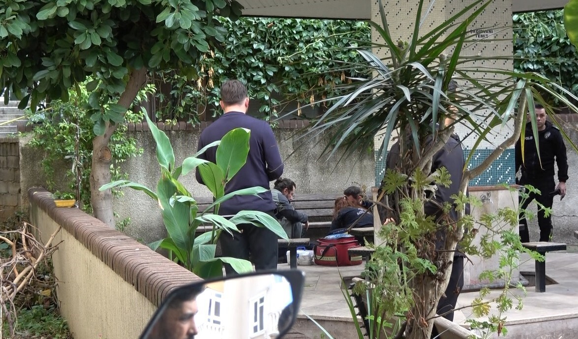 ANTALYA’NIN ALANYA İLÇESİNDE İ.S(58) İSİMLİ ŞAHIS EVDE YEĞENİ VURDUKTAN SONRA EMLAK OFİSİNE GİDEN...