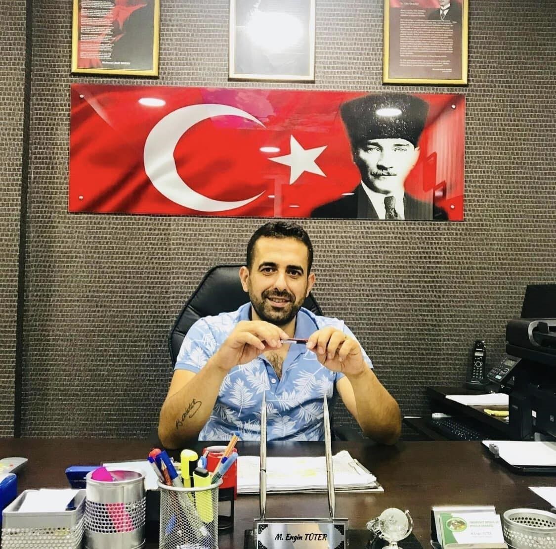 ANTALYA’NIN MANAVGAT İLÇESİNDE BAKLAVA KUTUSU İÇİNDE 110 BİN EURO RÜŞVET ALIRKEN SUÇÜSTÜ YAKALANAN...