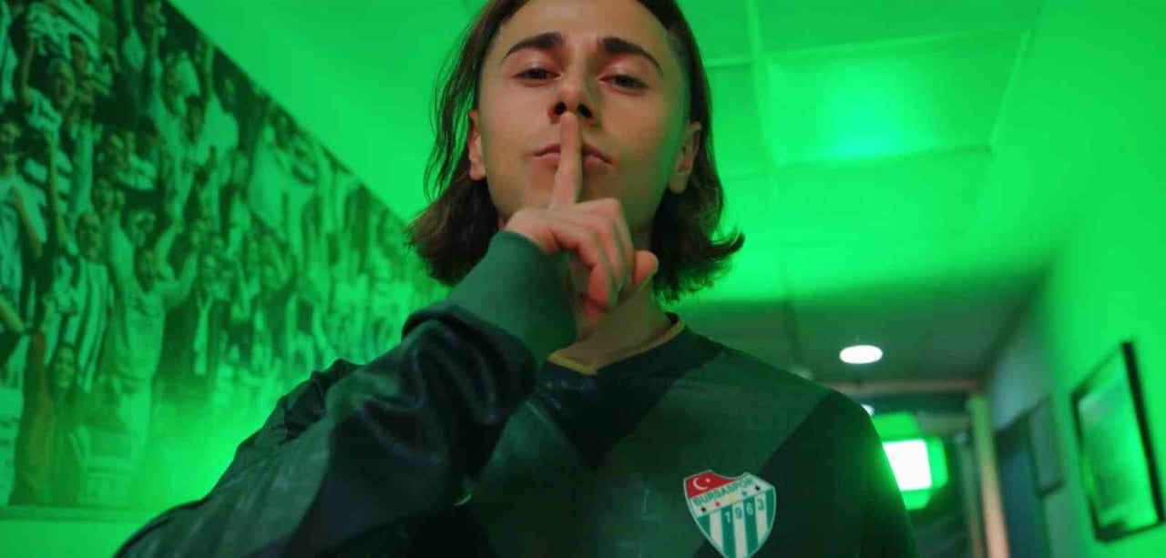 ARA TRANSFER DÖNEMİNDE KADROSUNU GÜÇLENDİREN BURSASPOR, IĞDIR FK’DAN EYÜP AKCAN’I RENKLERİNE...