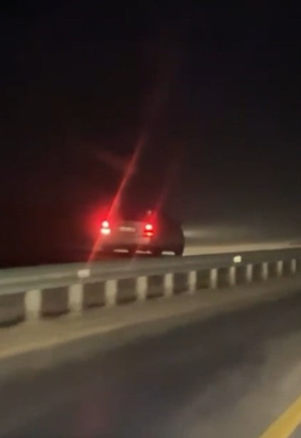 ARAÇ-KASTAMONU KARAYOLU ÜZERİNDE KARŞISINDAN GELEN ARAÇLARA ALDIRIŞ ETMEDEN TERS ŞERİTTE İLERLEYEN...