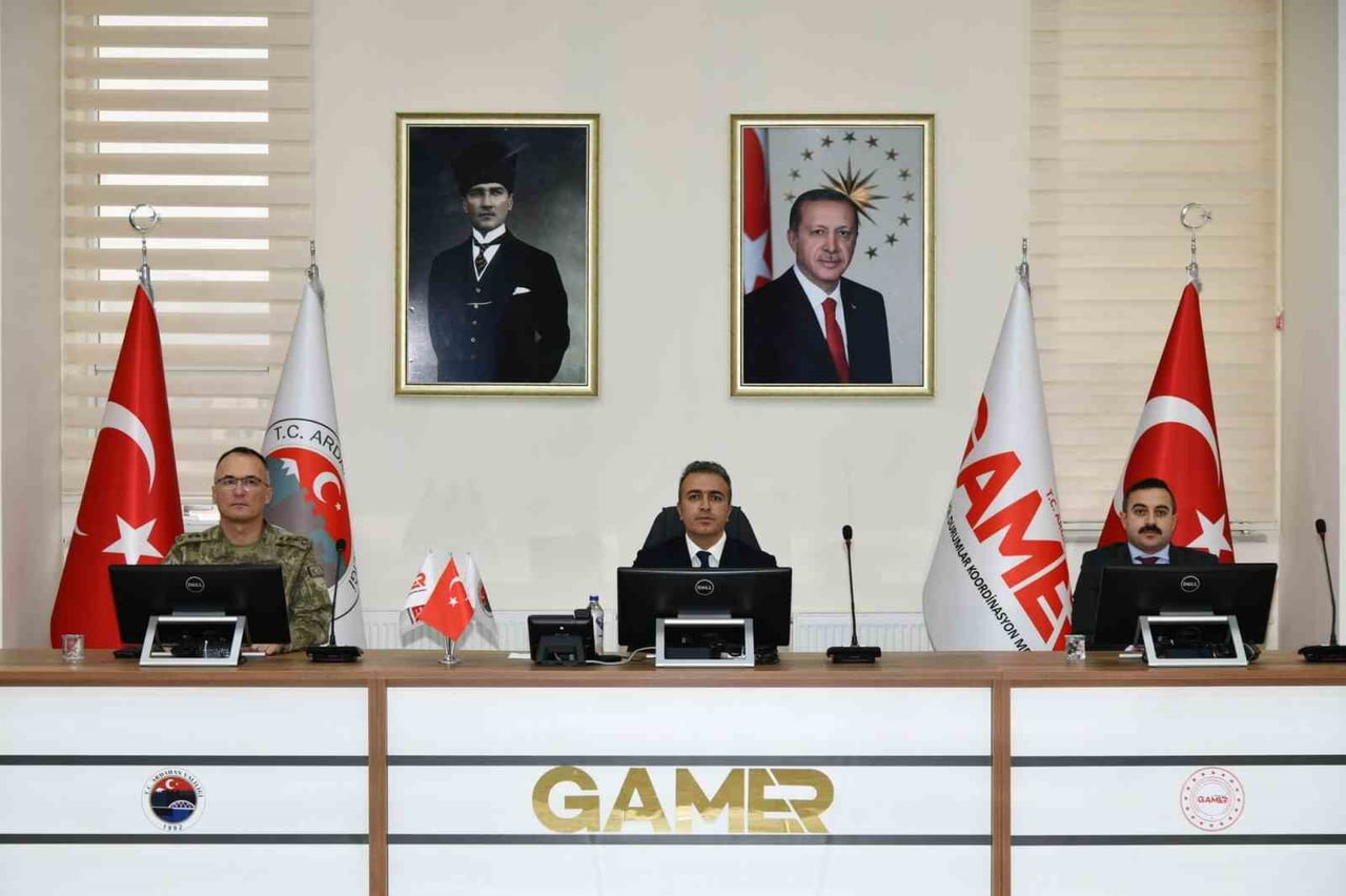 ARDAHAN'DA, İL GÜVENLİK VE ASAYİŞ KOORDİNASYON TOPLANTISI YAPILDI. (OLGUN YILDIZ/ARDAHAN-İHA)