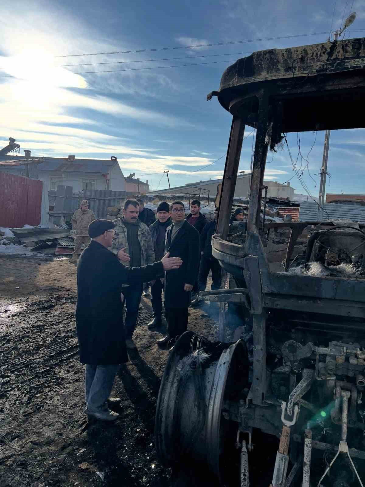 ARDAHAN'IN HANAK İLÇESİNE BAĞLI ORTAKENT MAHALLESİNDE ÇIKAN YANGIN, İTFAİYE EKİPLERİNCE...